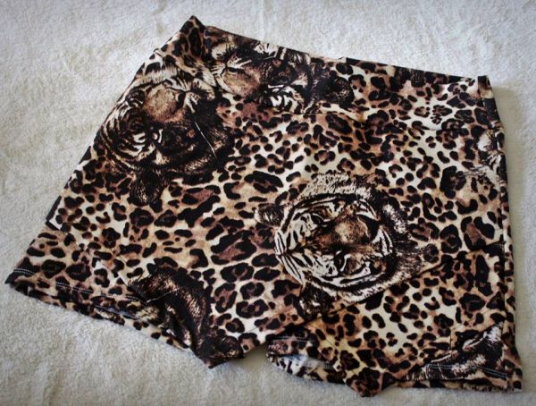 Short Assimetrico Oncinha